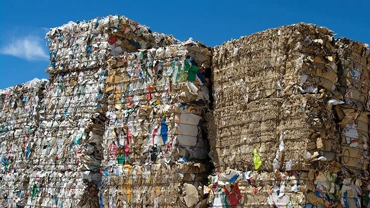 Recovered paper bales