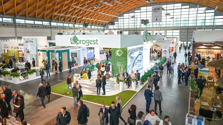 Ecomondo 2022 attendees mill around expo hall